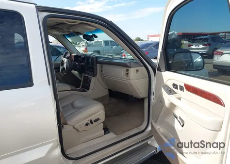 2005 Cadillac Escalade Standard z USA, uszkodzony, nr VIN 1GYEK63N95R217134